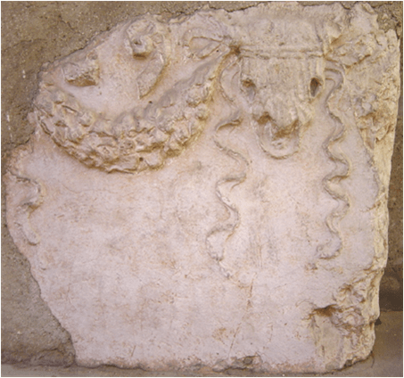 Questa immagine ha l'attributo alt vuoto; il nome del file è ara_romana.png